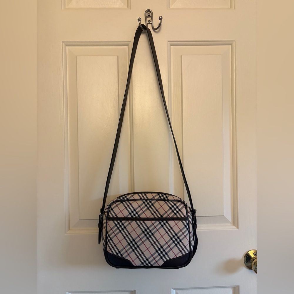 Burberry Bag - Picture 2 of 15